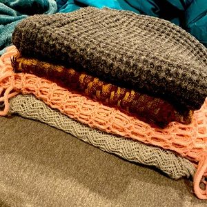 Set of 4 scarfs